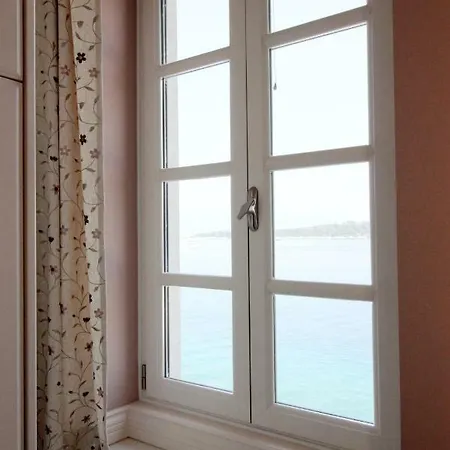 Window To The Sea *